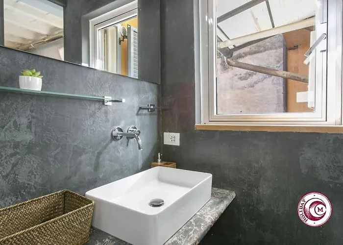 C M Fori Imperiali Апартаменты *